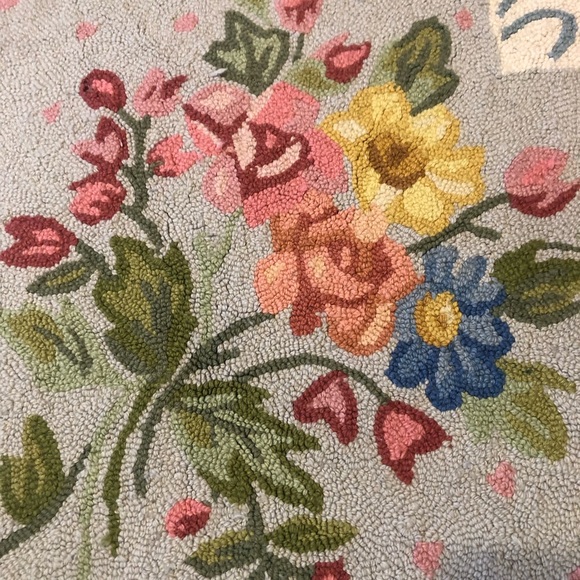 Vintage Claire Murray Floral Heart Handmade Heirloom Hand Hooked Rug - Picture 2 of 5